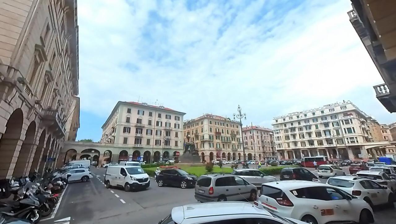 Tra Centro E Mare - Intero Appartamento Con Parcheggio Савона Экстерьер фото